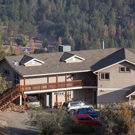 Yosemite Sierra View Bed & Breakfast Окхерст Экстерьер фото