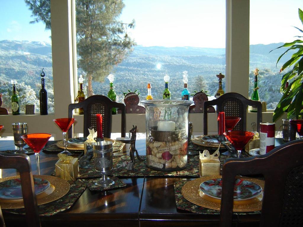 Yosemite Sierra View Bed & Breakfast Окхерст Экстерьер фото