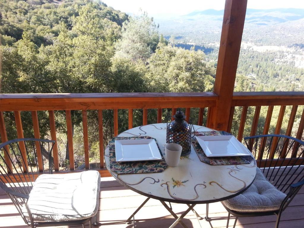 Yosemite Sierra View Bed & Breakfast Окхерст Экстерьер фото