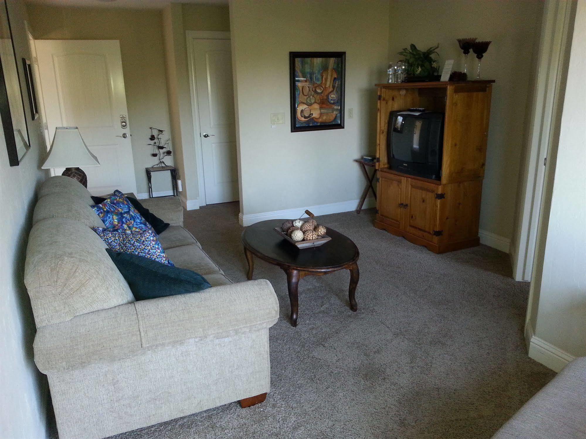 Yosemite Sierra View Bed & Breakfast Окхерст Экстерьер фото