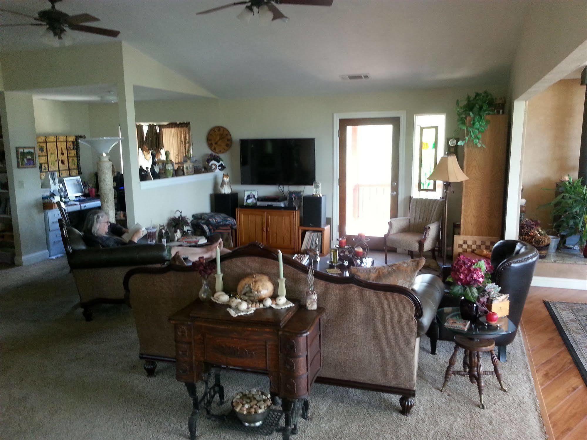 Yosemite Sierra View Bed & Breakfast Окхерст Экстерьер фото