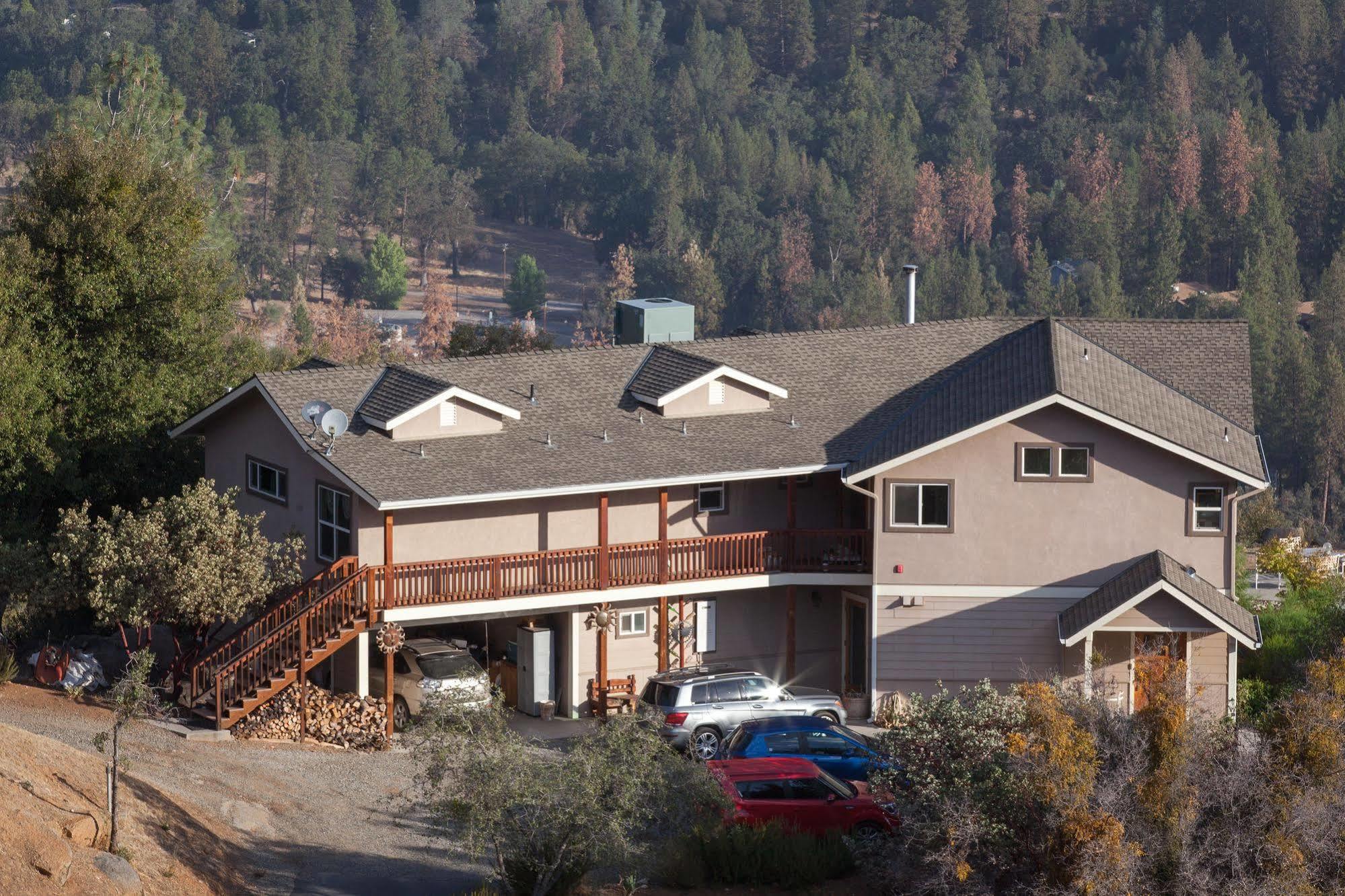 Yosemite Sierra View Bed & Breakfast Окхерст Экстерьер фото